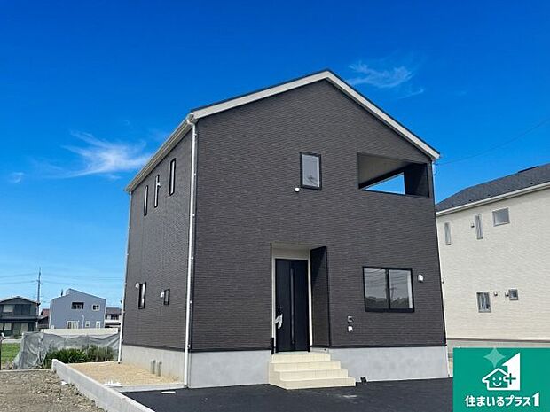 【外観】周辺は落ち着いた街並みの住宅地！子育てがしやすい住環境です！気になることがありましたら、お気軽にお問い合わせください！