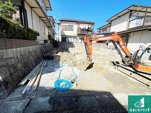 【外観】周辺は落ち着いた街並みの住宅地!子育てがしやすい住環境です!まだ未完成ですが、現地でしかわからない事もございます。是非一度ご覧ください。