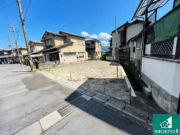 【外観】周辺は落ち着いた街並みの住宅地!子育てがしやすい住環境です!まだ未完成ですが、現地でしかわからない事もございます。是非一度ご覧ください。