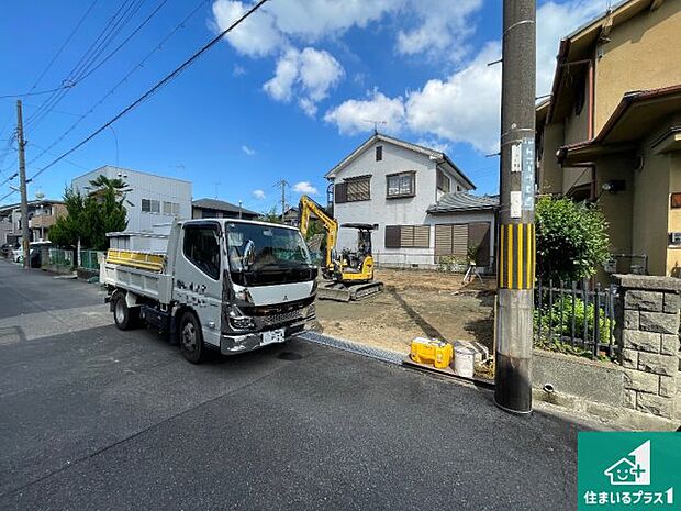 【外観】周辺は落ち着いた街並みの住宅地！子育てがしやすい住環境です！まだ未完成ですが、現地でしかわからない事もございます。是非一度ご覧ください。 