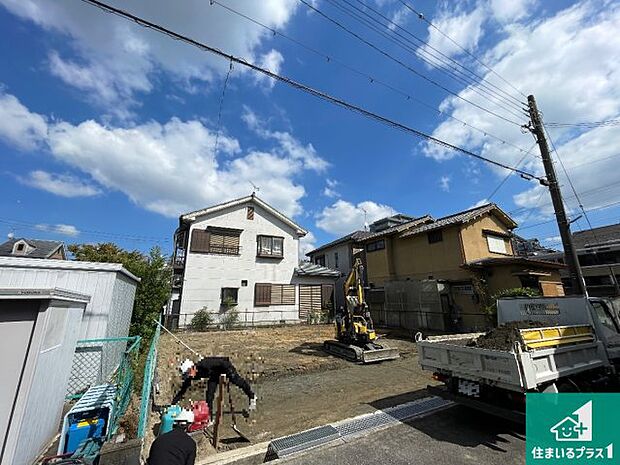 【外観】周辺は落ち着いた街並みの住宅地！子育てがしやすい住環境です！まだ未完成ですが、現地でしかわからない事もございます。是非一度ご覧ください。