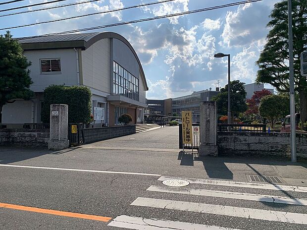 石岡市立府中中学校(約700m)