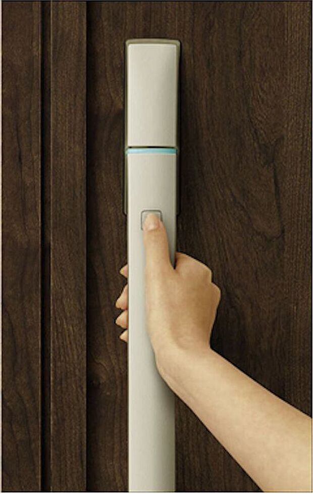 【その他設備】リモコンキーを携帯してハンドルボタンを押すことで施解錠ができるキースタイルを採用しています。