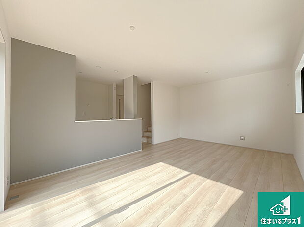 子供を見守りながらお料理が出来るため家族のコミュニケーションか増えます♪スペースが広く確保されている為お子様が大きくなったときは一緒に料理を楽しめます♪