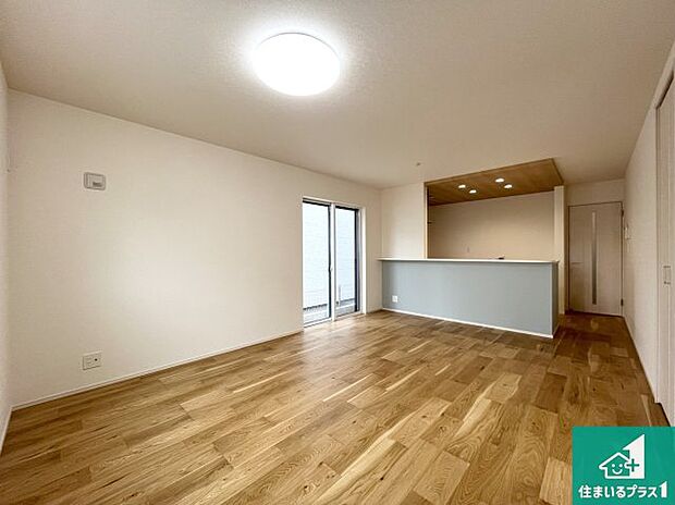 子供を見守りながらお料理が出来るため家族のコミュニケーションか増えます♪スペースが広く確保されている為お子様が大きくなったときは一緒に料理を楽しめます♪