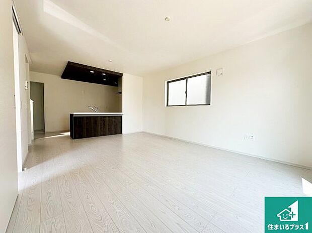 子供を見守りながらお料理が出来るため家族のコミュニケーションか増えます♪スペースが広く確保されている為お子様が大きくなったときは一緒に料理を楽しめます♪