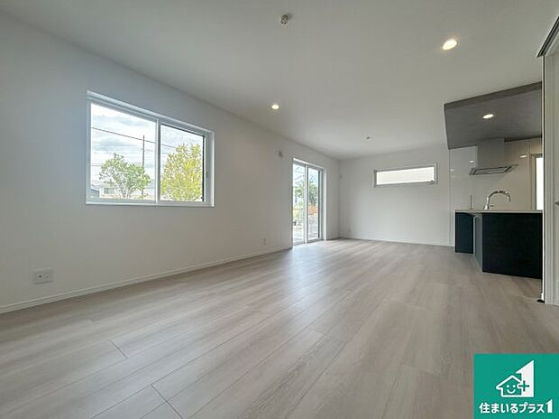 子供を見守りながらお料理が出来るため家族のコミュニケーションか増えます♪スペースが広く確保されている為お子様が大きくなったときは一緒に料理を楽しめます♪