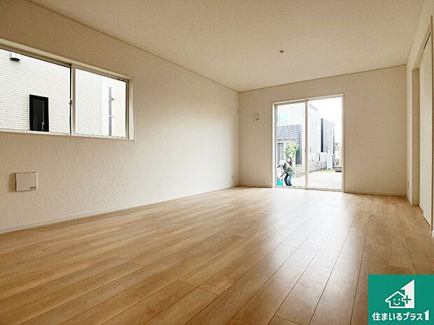 子供を見守りながらお料理が出来るため家族のコミュニケーションか増えます♪スペースが広く確保されている為お子様が大きくなったときは一緒に料理を楽しめます♪