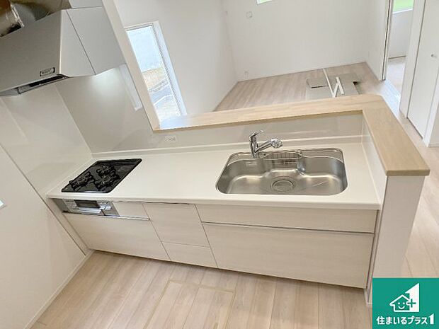 子供を見守りながらお料理が出来るため家族のコミュニケーションか増えます♪スペースが広く確保されている為お子様が大きくなったときは一緒に料理を楽しめます♪