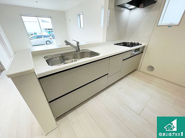 子供を見守りながらお料理が出来るため家族のコミュニケーションか増えます♪スペースが広く確保されている為お子様が大きくなったときは一緒に料理を楽しめます♪