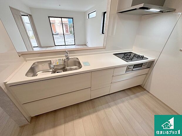 子供を見守りながらお料理が出来るため家族のコミュニケーションか増えます♪スペースが広く確保されている為お子様が大きくなったときは一緒に料理を楽しめます♪