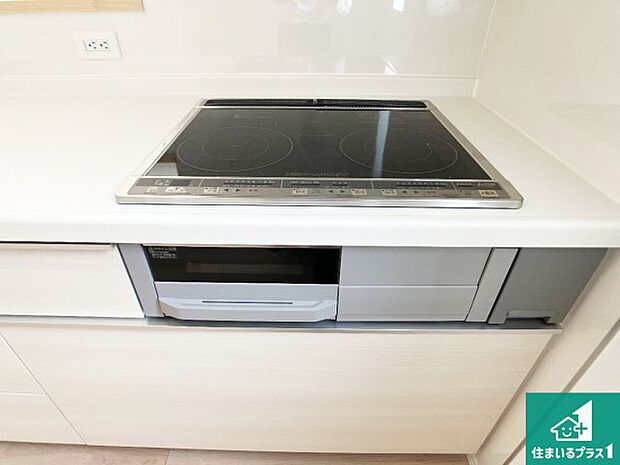 【コンロ】ダブル高火力Siセンサー付きコンロ!3口あるので、まとめて料理をする時も大活躍!