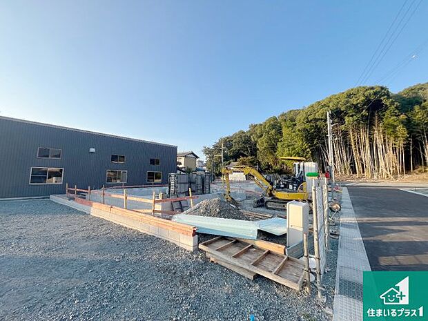 【外観】現在建築中!落ち着いた街並みで新生活を始めることが出来そう!周辺の物件も併せてご紹介させて頂きます!