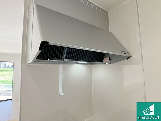 【レンジフード】汚れにくいスロットフィルタでお手入れラクラク!LED照明付き!