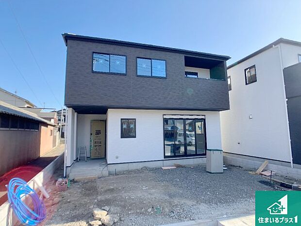 【外観】周辺は落ち着いた街並みの住宅地！子育てがしやすい住環境です！まだ未完成ですが、現地でしかわからない事もございます。是非一度ご覧ください。