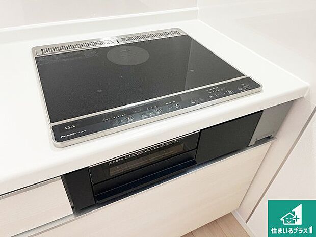 【IHコンロ】火を使わないので安心、3口IHコンロ!