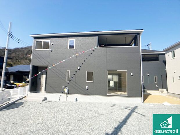 【外観】安心の10年保証!外観を美しく保ち、雨水で汚れを落とします!気になることがありましたら、お気軽にお問い合わせください!