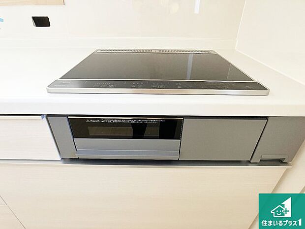 【IHコンロ】火を使わないので安心、3口IHコンロ!