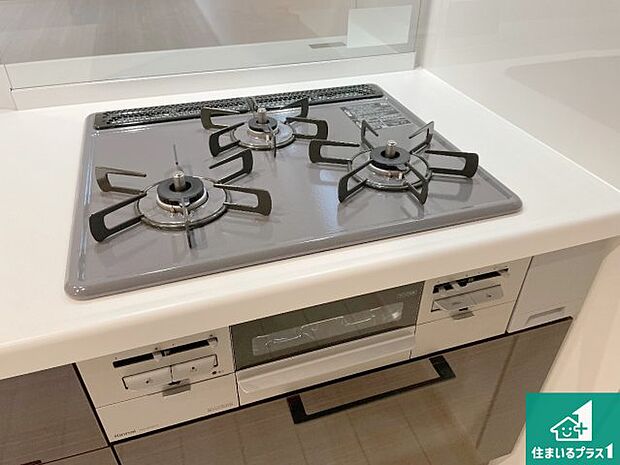 【コンロ】ダブル高火力Siセンサー付きコンロ!3口あるので、まとめて料理をする時も大活躍!