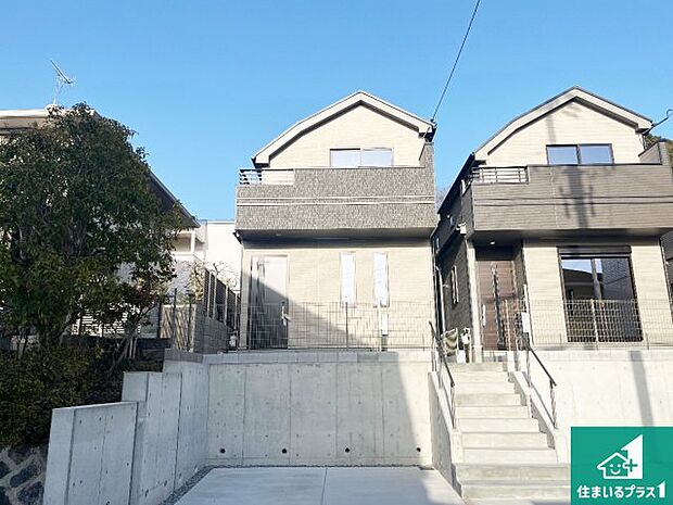 【外観】安心の10年保証!外観を美しく保ち、雨水で汚れを落とします!気になることがありましたら、お気軽にお問い合わせください!