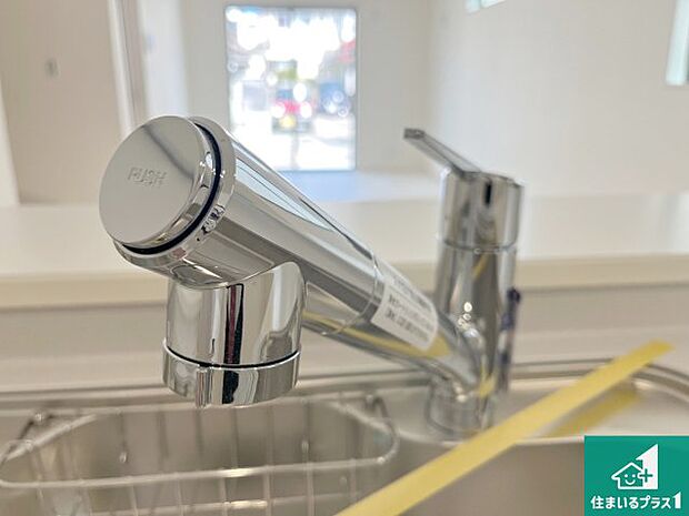【キッチン水栓】浄水器を内蔵！炊飯時、お茶を作る時に安心してお水を使えます！お湯と冷水、浄水と原水、シャワーの切替えもワンタッチです！
