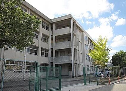 明石市立二見中学校 徒歩240m