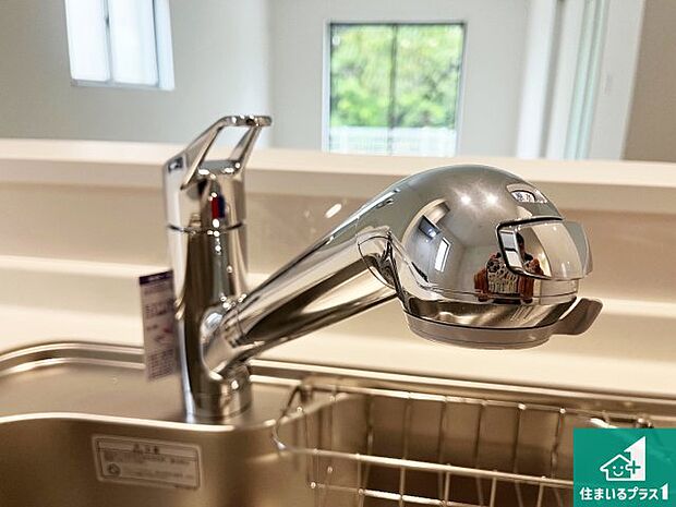 【キッチン水栓】浄水器を内蔵！炊飯時、お茶を作る時に安心してお水を使えます！お湯と冷水、浄水と原水、シャワーの切替えもワンタッチです！