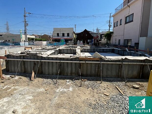 【外観】周辺は落ち着いた街並みの住宅地！子育てがしやすい住環境です！まだ未完成ですが、現地でしかわからない事もございます。是非一度ご覧ください。