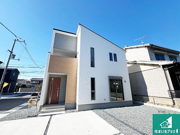 【外観】安心の10年保証!外観を美しく保ち、雨水で汚れを落とします!気になることがありましたら、お気軽にお問い合わせください!