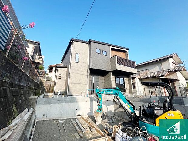 【外観】現在建築中！落ち着いた街並みで新生活を始めることが出来そう！周辺の物件も併せてご紹介させて頂きます！