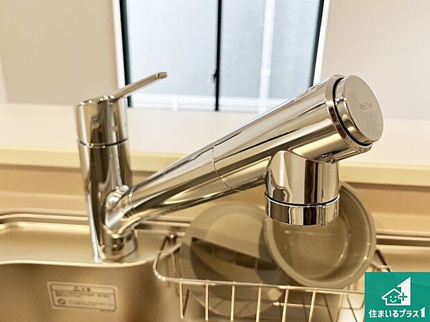 【キッチン水栓】浄水器を内蔵!炊飯時、お茶を作る時に安心してお水を使えます!お湯と冷水、浄水と原水、シャワーの切替えもワンタッチです!