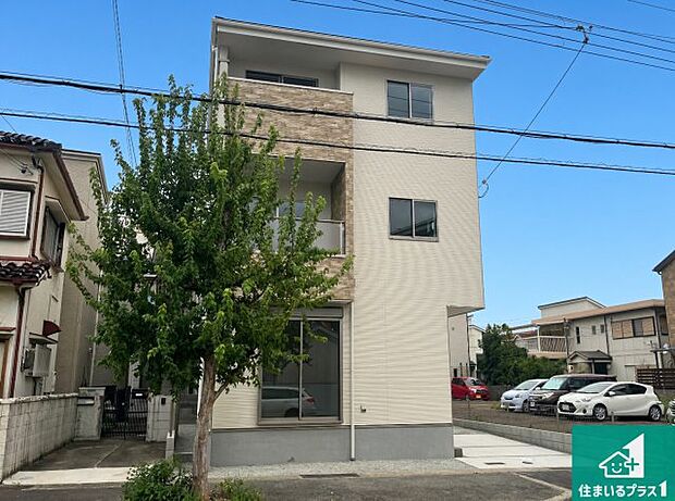【外観】安心の10年保証!外観を美しく保ち、雨水で汚れを落とします!気になることがありましたら、お気軽にお問い合わせください!