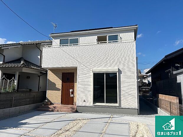 【外観】安心の10年保証!外観を美しく保ち、雨水で汚れを落とします!気になることがありましたら、お気軽にお問い合わせください!