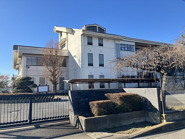 太田市立休泊中学校(約363m)