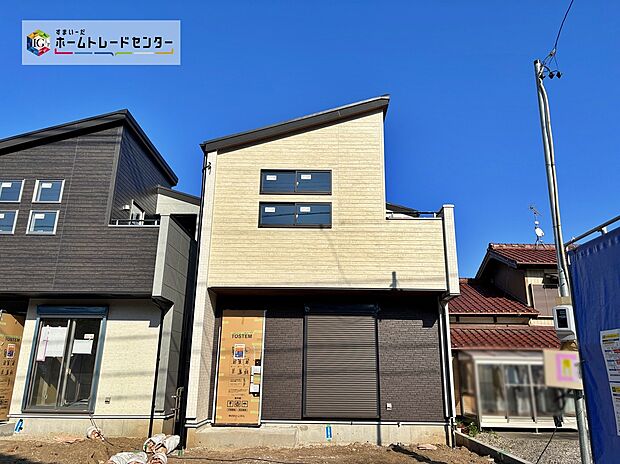 (2号棟)
平日・お仕事帰りなど、いつでもご案内させていただきます!デザイン・目に見える設備面も大切ですが、耐震構造で地震に強い家の為、次代へ繋ぐ強固な住宅です。