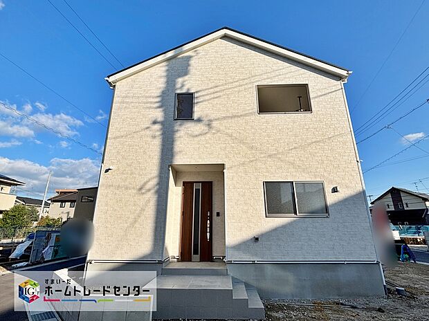 【１号棟】上棟しました！完成に向けて現在建築工事中です☆物件に関するご質問等は土日・平日を問わずお気軽にお問い合わせ下さい☆