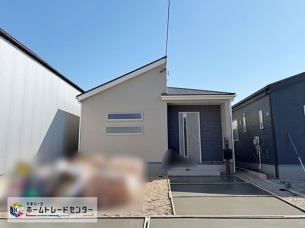 【２号棟】足場が外れました！完成に向けて現在建築工事中です☆物件に関するご質問等は土日・平日を問わずお気軽にお問い合わせ下さい☆