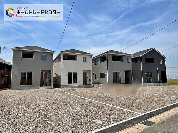 足場が外れました！完成に向けて現在建築工事中です☆物件に関するご質問等は土日・平日を問わずお気軽にお問い合わせ下さい☆