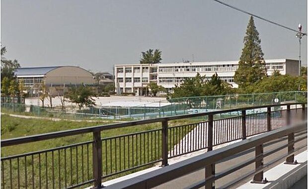 高浜市立高取小学校(約1,410m)