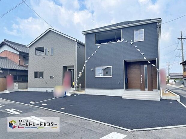 【現地外観写真】並列２台駐車ができるカースペースを確保しました！　　　
来客時も安心です♪
セカンドカー用にもお使い頂けます。