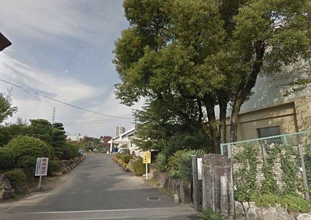 豊田市立朝日丘中学校（約1,256m）