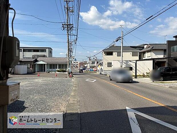 【前面道路含む現地写真】車の出入りも余裕があります♪