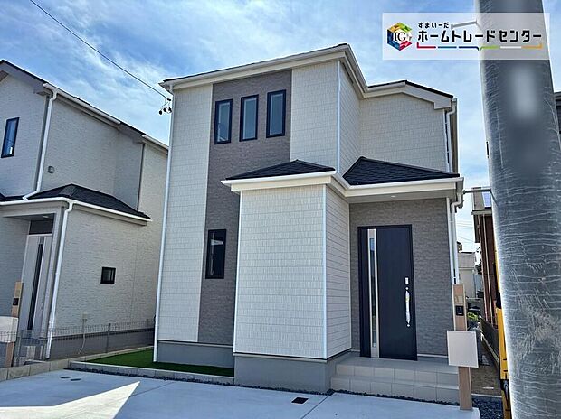 【現地外観写真】【B号棟】一戸建ての大きなメリットは、「自分の土地」を自由に使えること。好きなペットが飼えるほか、ガーデニングやDIY、車やバイクの手入れなど様々な趣味を楽しめます♪
