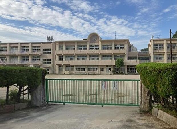 岡崎市立藤川小学校（約1,826m）