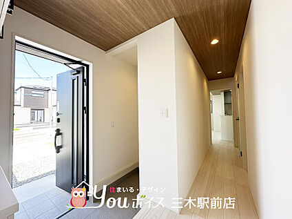 (2)号棟 玄関ホール ■全棟SCL付き