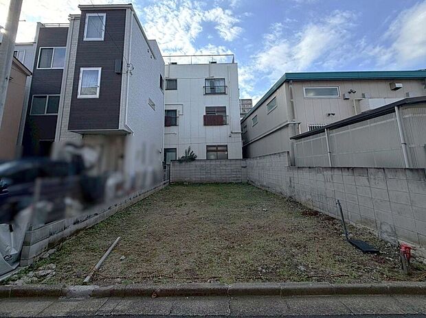 【現地】(2026年3月)撮影南東整形地がもたらす優れた採光と通風。ゆったりとした開放感に包まれ、上質な日常を叶える住環境です。