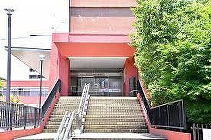 文京区立本駒込図書館 2120m