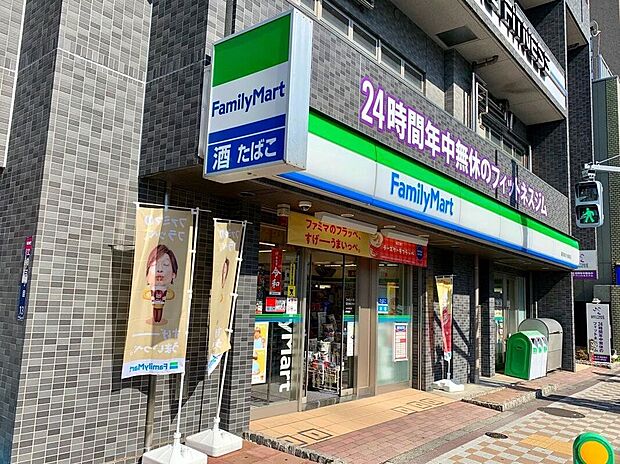 ファミリーマート墨田東あずま駅前店(約140m)