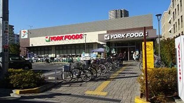 ヨークフーズ三ノ輪店(約400m)