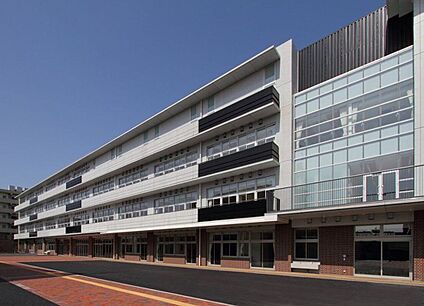荒川区立尾久八幡中学校 1060m